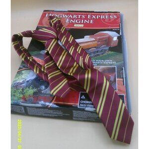 Disney Hogwarts Express Engine Model Kit 5972 * Harry Potter Tie * AB16 gg